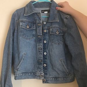 Light denim jacket, good as new